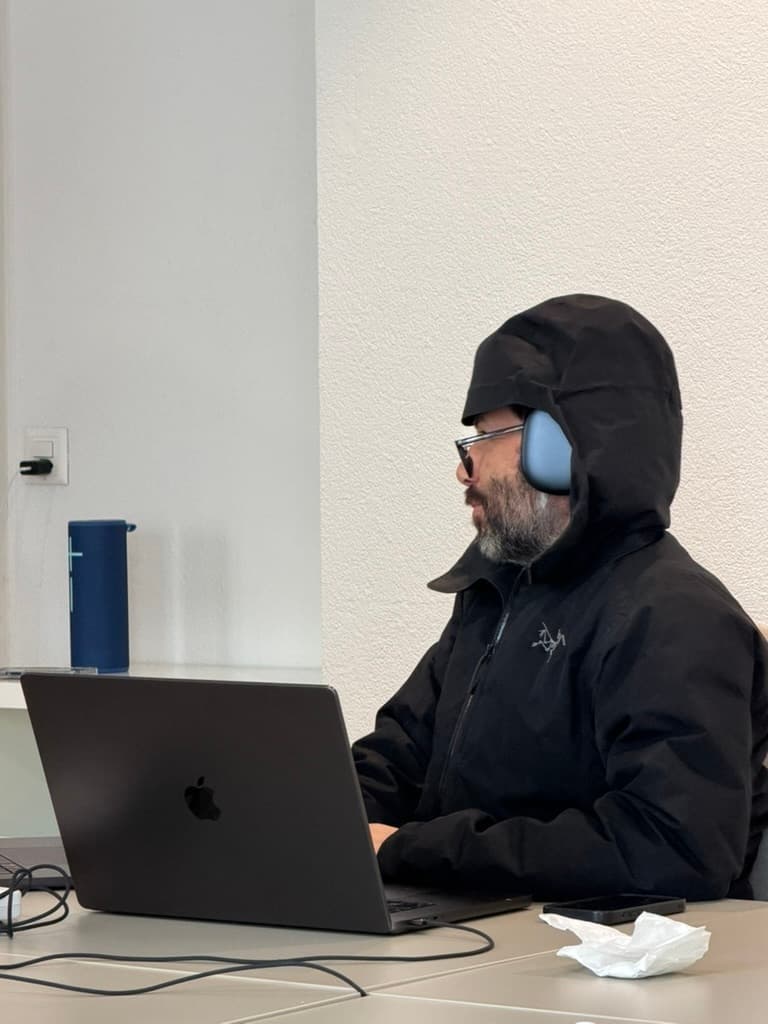 Claudio in the new office