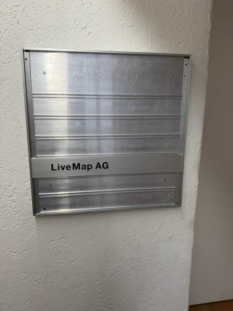 Entrance at Weinbergstrasse 9
